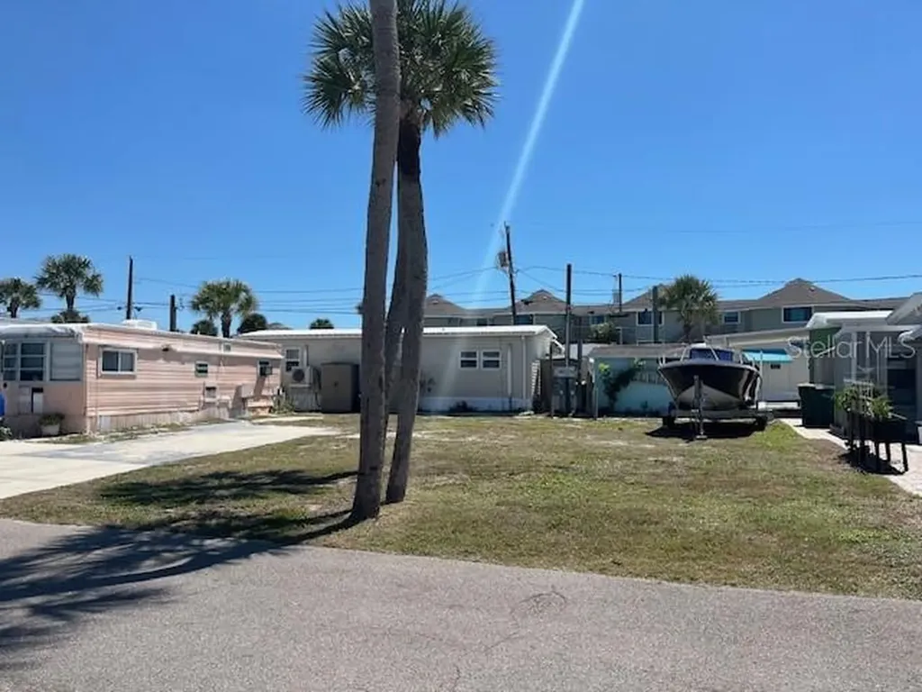 2295 N Beach Road Englewood FL 34223