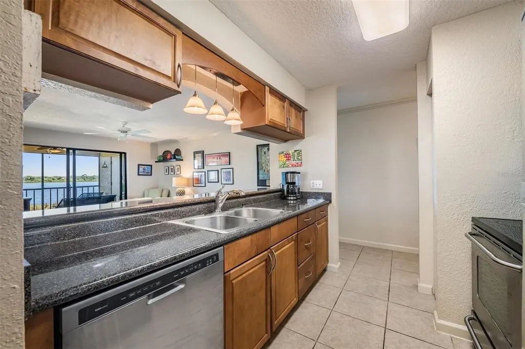 10103 Sailwinds Boulevard N Largo FL 33773