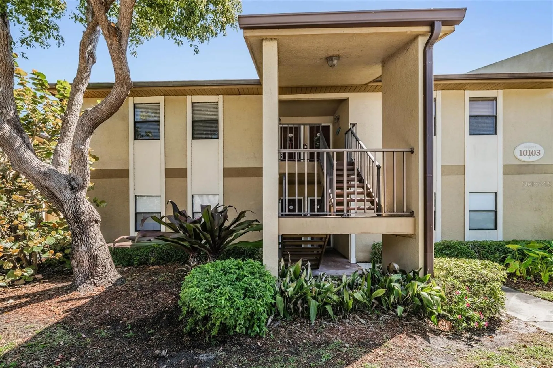 10103 Sailwinds Boulevard N Largo FL 33773