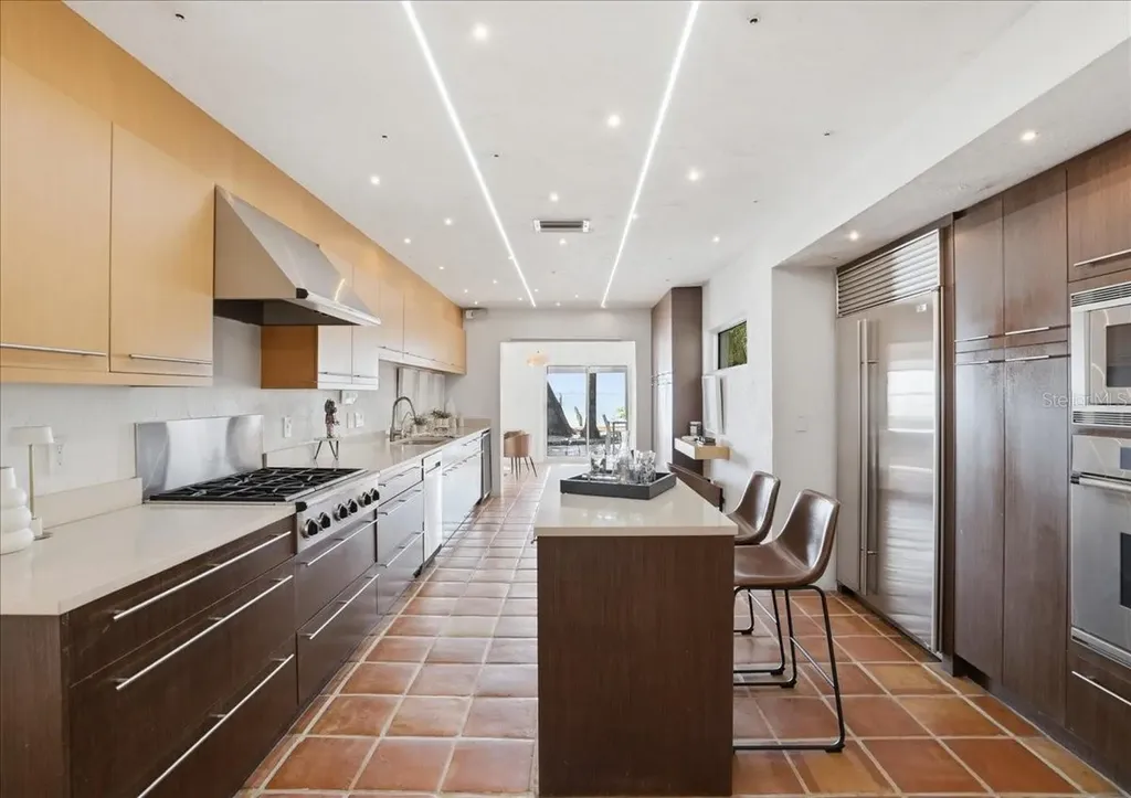 3127 Bay Shore Road Sarasota FL 34234