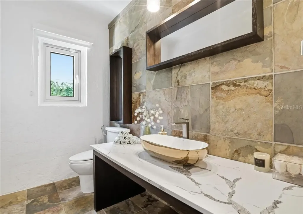 3127 Bay Shore Road Sarasota FL 34234