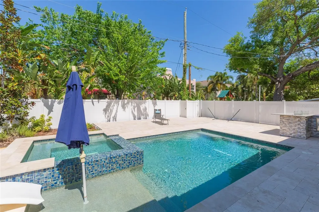 3621 W De Leon Street Tampa FL 33609