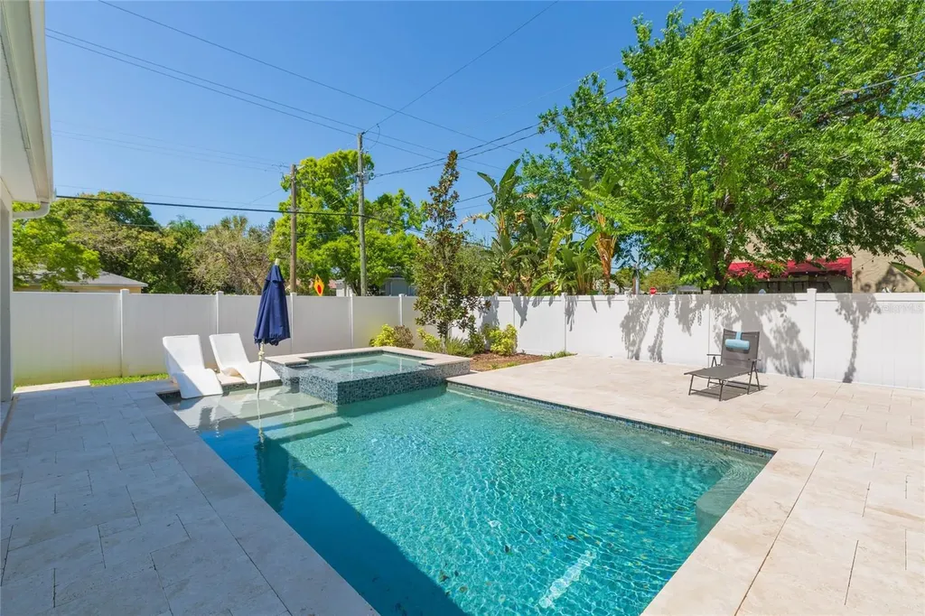 3621 W De Leon Street Tampa FL 33609