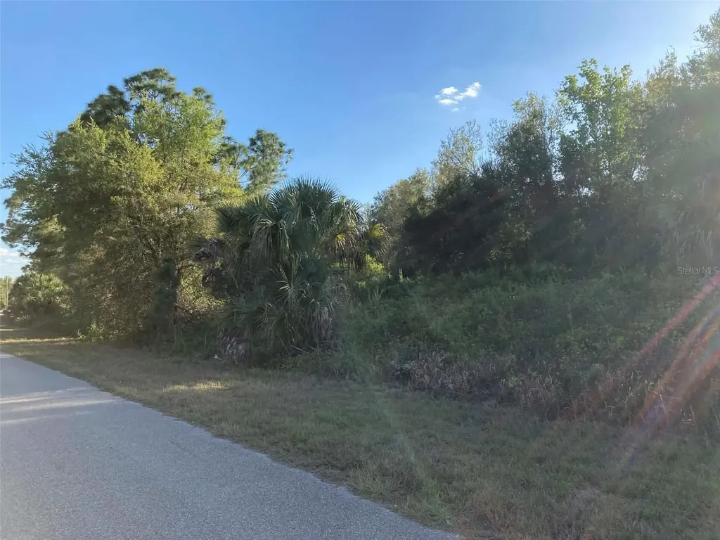 4 / 5 Pilgrim Road North Port FL 34288