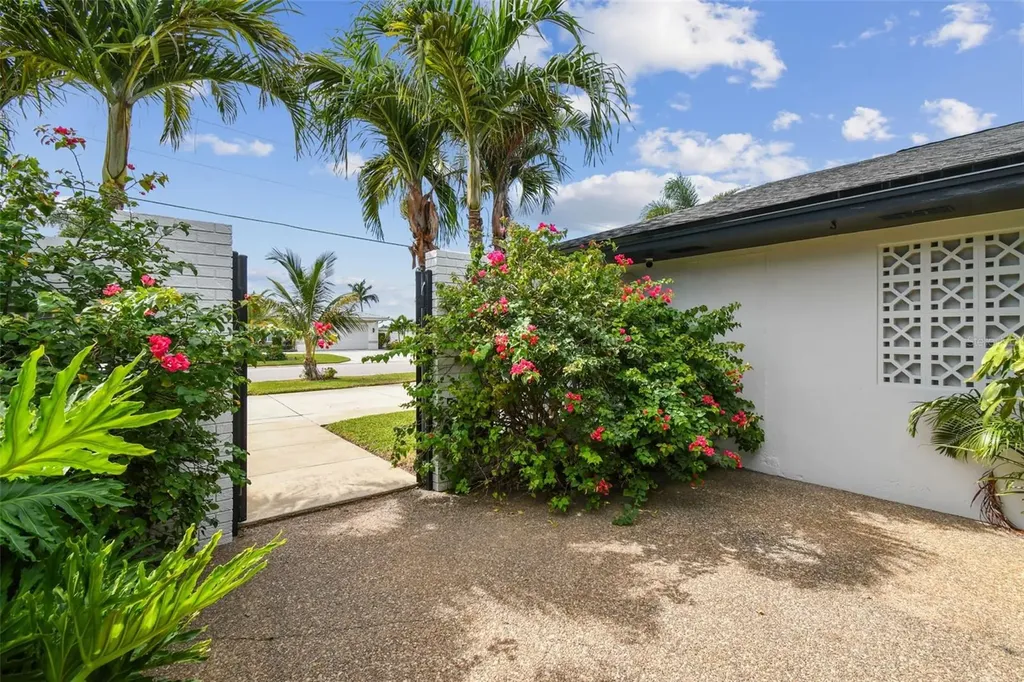 221 Howard Drive Belleair Beach FL 33786