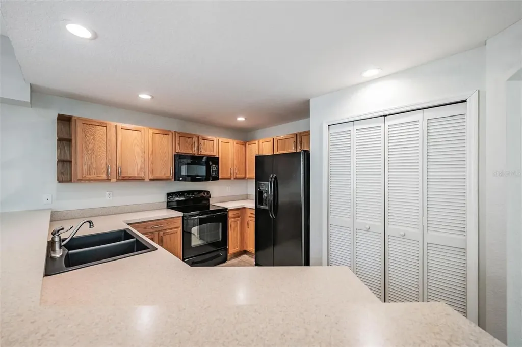 1827 Hammocks Avenue Lutz FL 33549