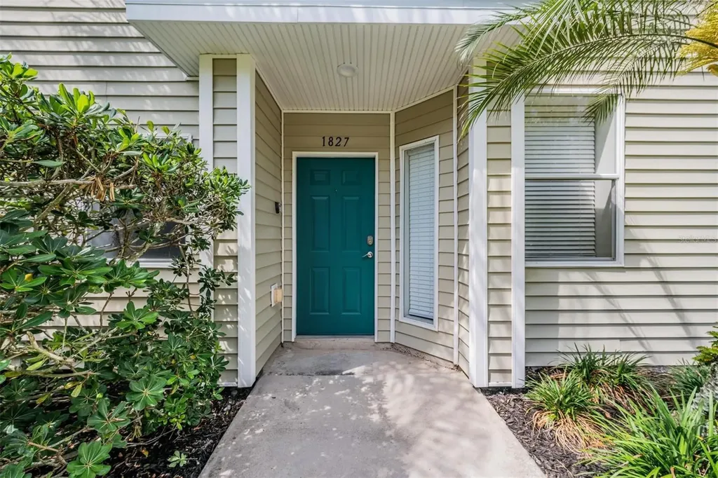 1827 Hammocks Avenue Lutz FL 33549