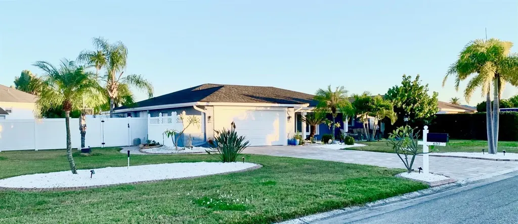 6317 Wisteria Lane Apollo Beach FL 33572