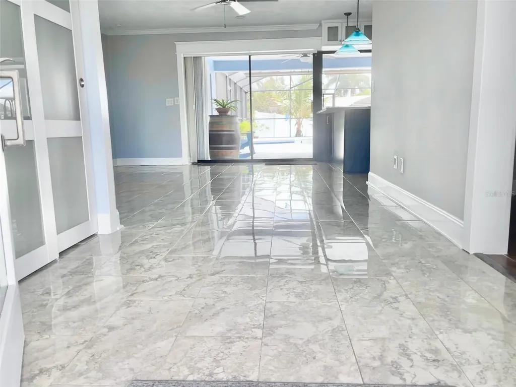 6317 Wisteria Lane Apollo Beach FL 33572