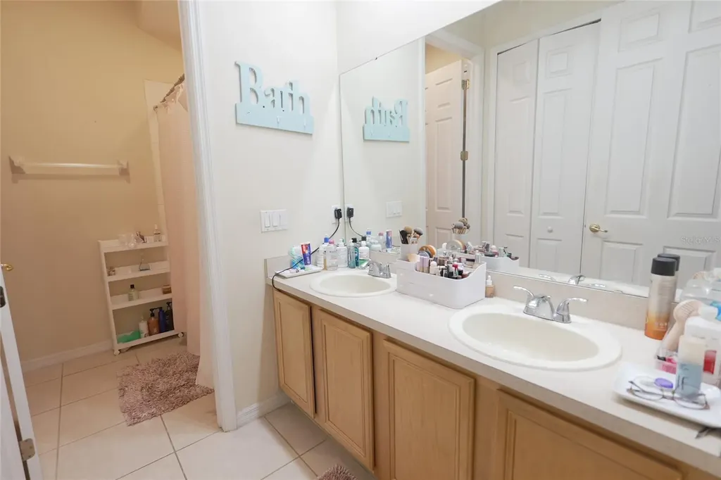 2082 Chatham Place Drive Orlando FL 32824