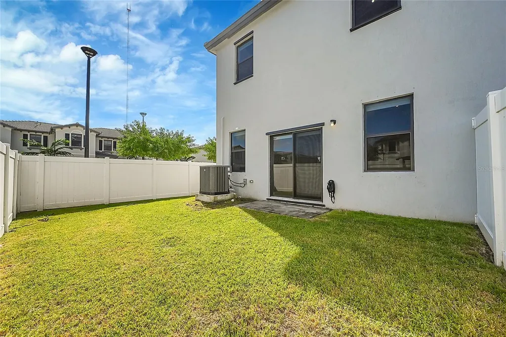 20357 NW 4th Path Miami FL 33169