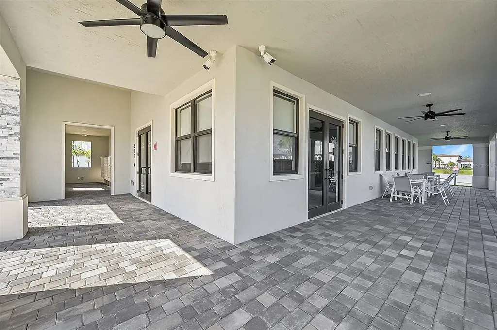 20357 NW 4th Path Miami FL 33169
