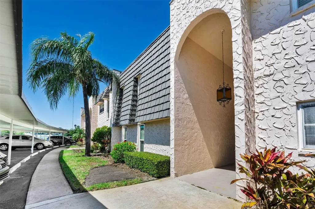 219 Elmwood Circle Seminole FL 33777