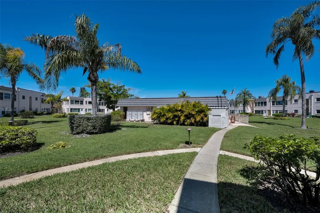 219 Elmwood Circle Seminole FL 33777