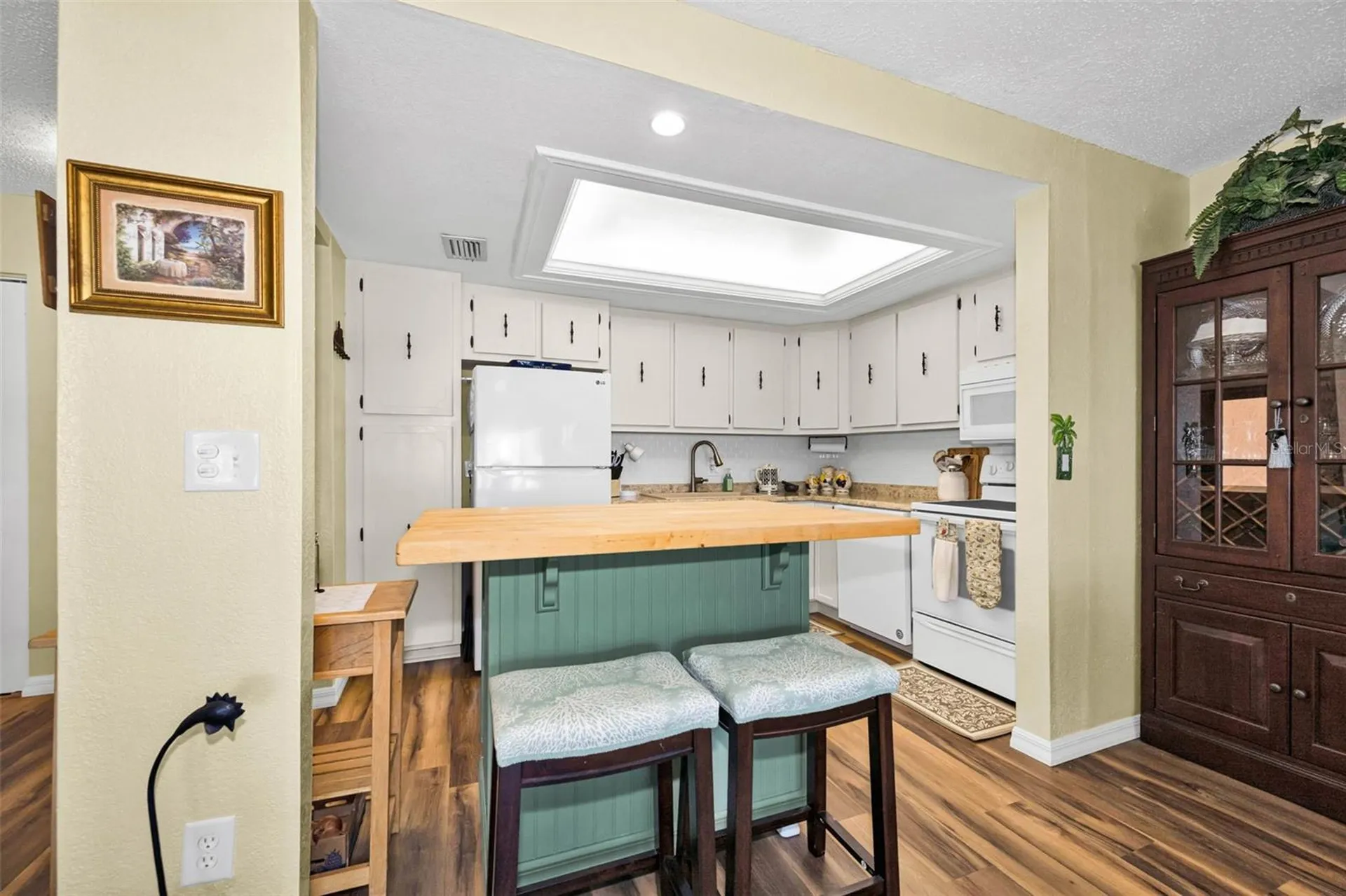 219 Elmwood Circle Seminole FL 33777