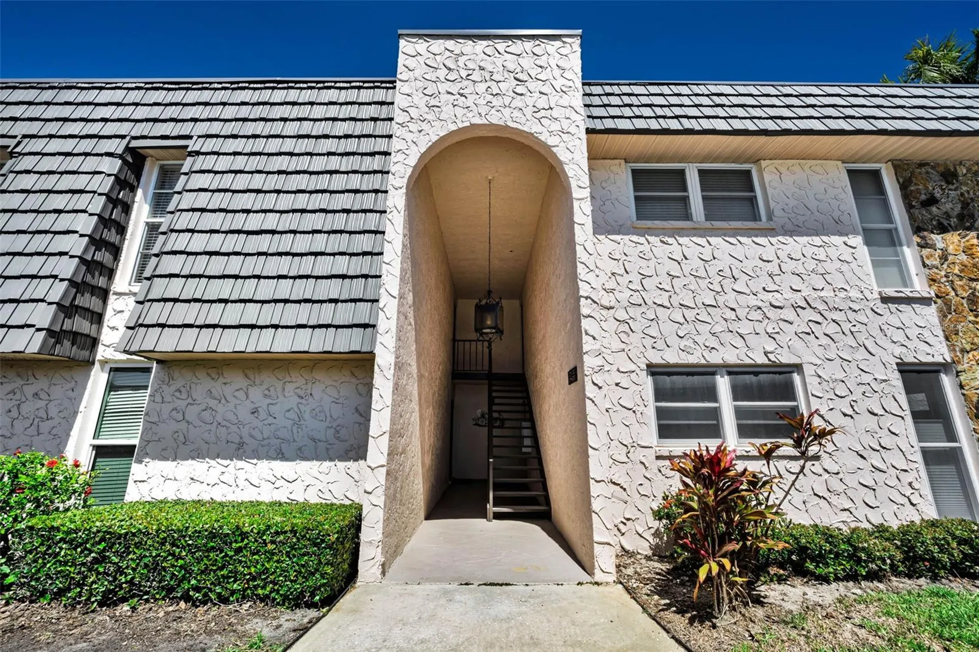 219 Elmwood Circle Seminole FL 33777