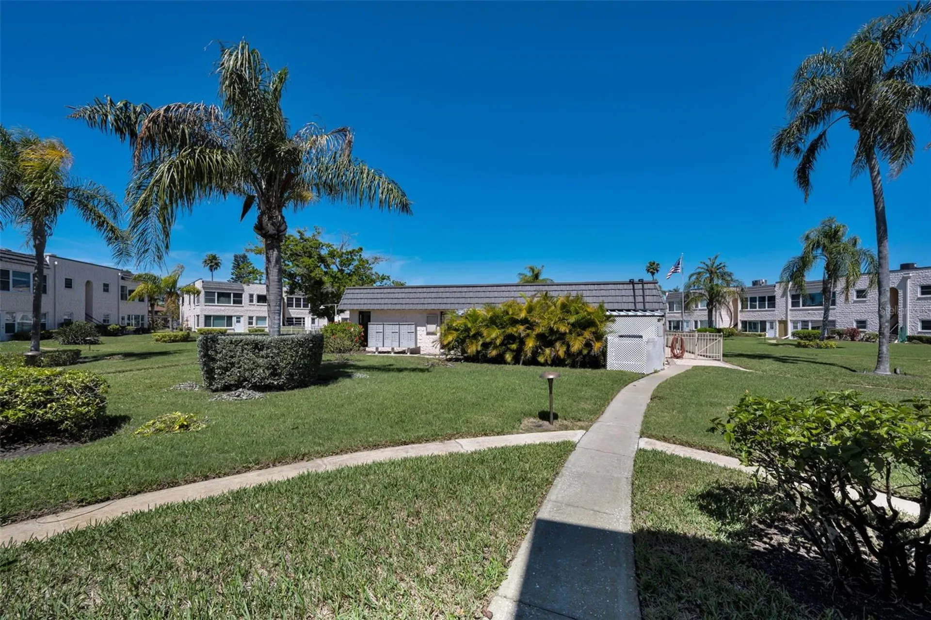 219 Elmwood Circle Seminole FL 33777