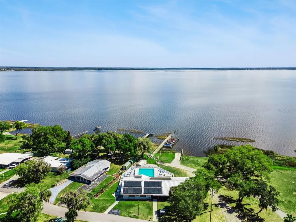 8568 Breeze Hill Drive Lake Wales FL 33898