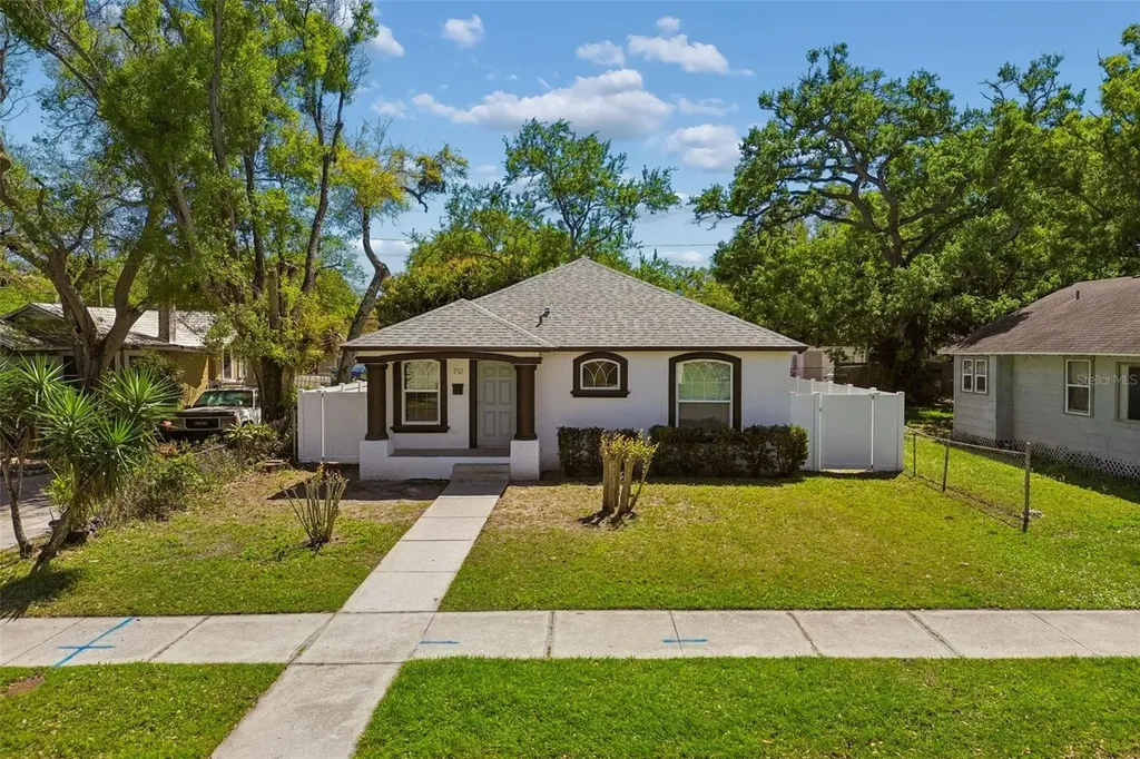 712 15th Avenue S St Petersburg FL 33701