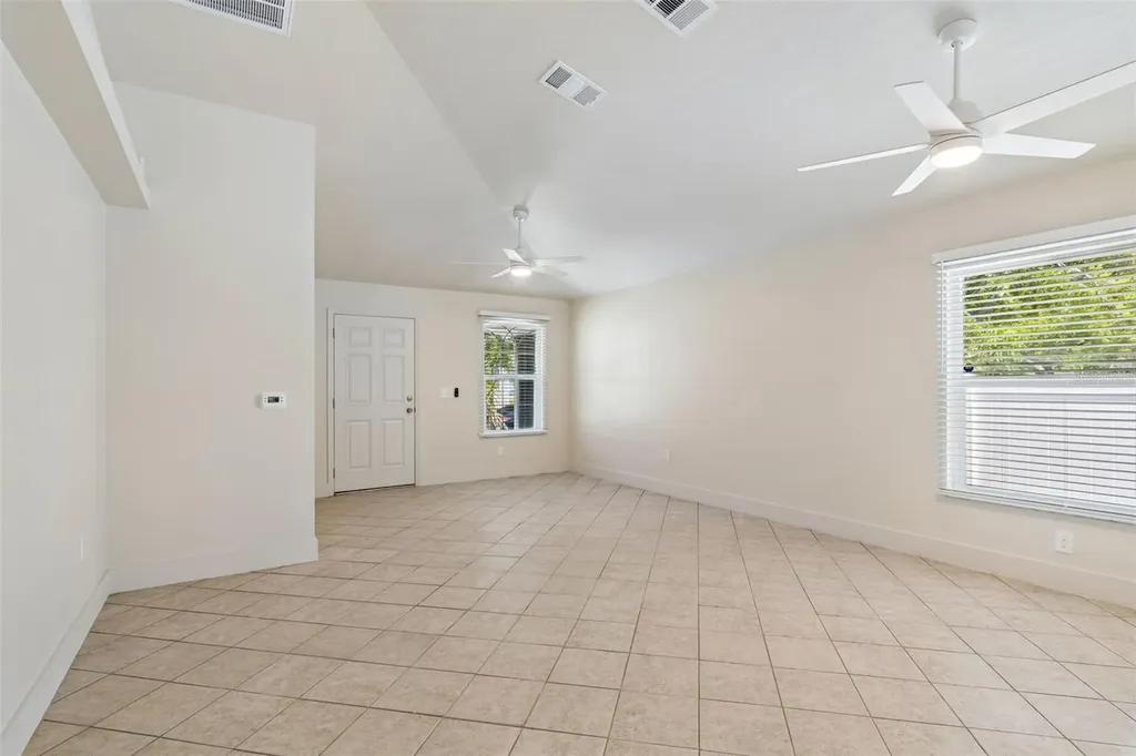 712 15th Avenue S St Petersburg FL 33701