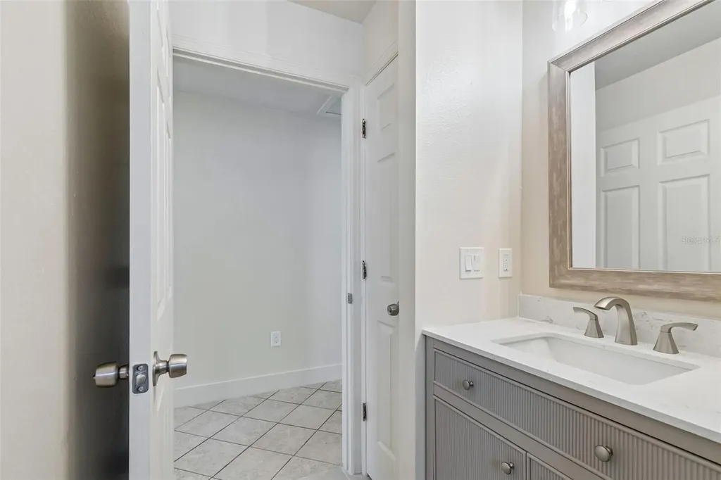 712 15th Avenue S St Petersburg FL 33701