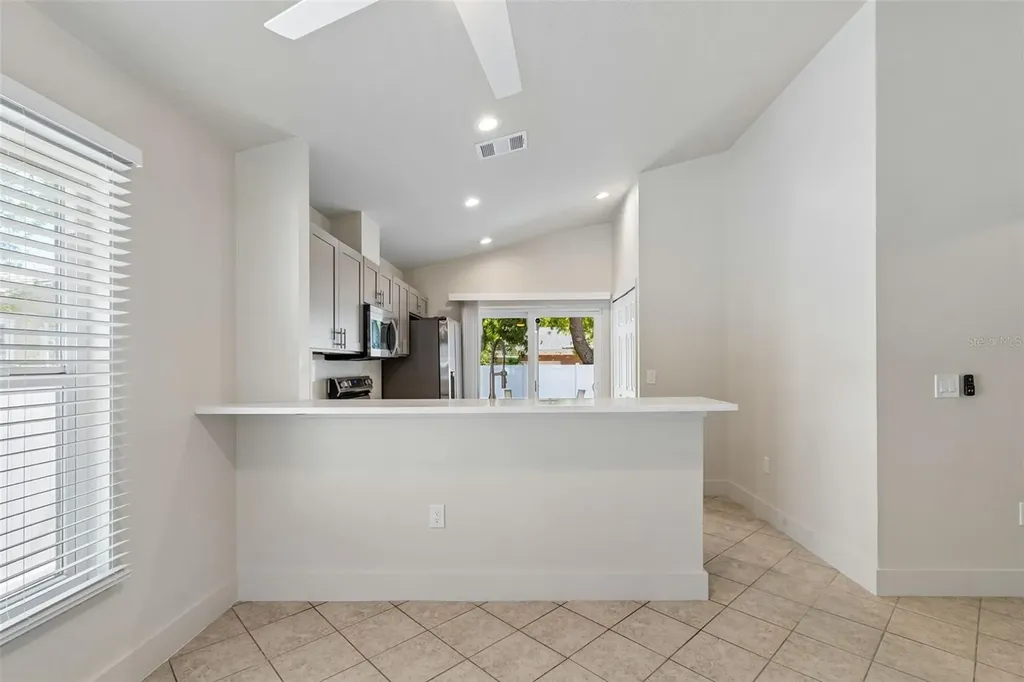 712 15th Avenue S St Petersburg FL 33701