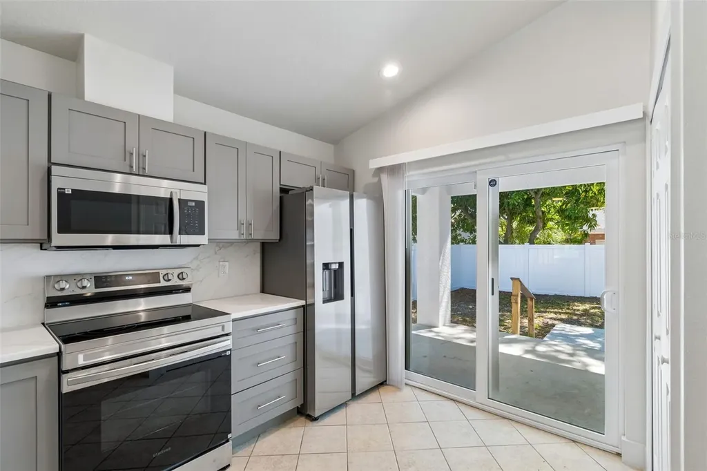 712 15th Avenue S St Petersburg FL 33701