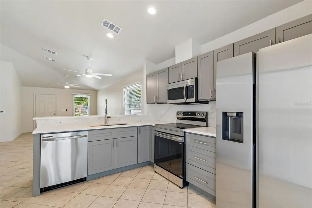 712 15th Avenue S St Petersburg FL 33701