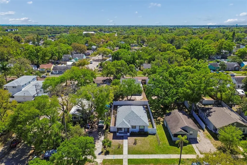 712 15th Avenue S St Petersburg FL 33701