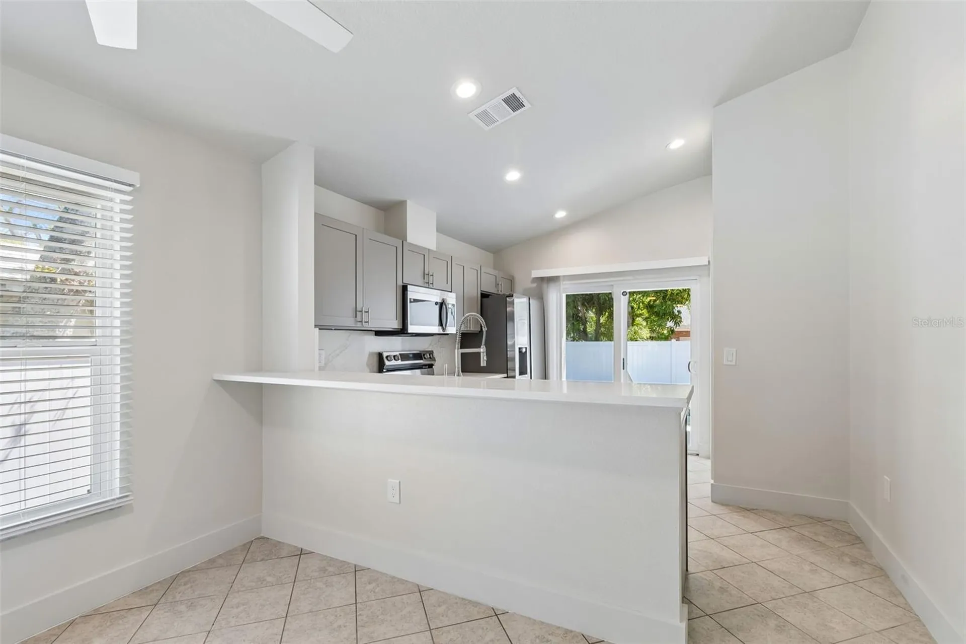 712 15th Avenue S St Petersburg FL 33701