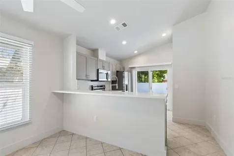 712 15th Avenue S St Petersburg FL 33701