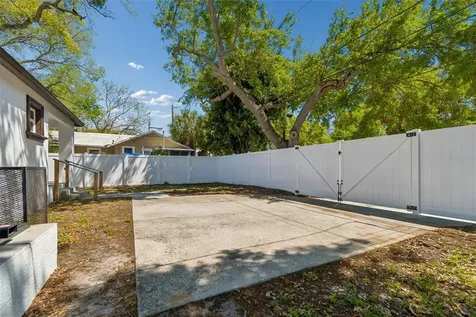 712 15th Avenue S St Petersburg FL 33701