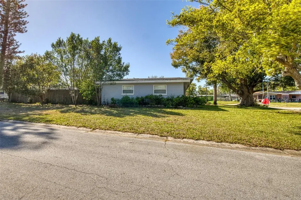 2821 Oak Lea Drive South Daytona FL 32119