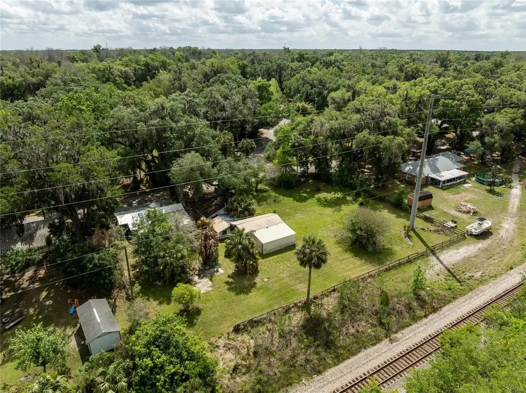 5560 Park Avenue De Leon Springs FL 32130