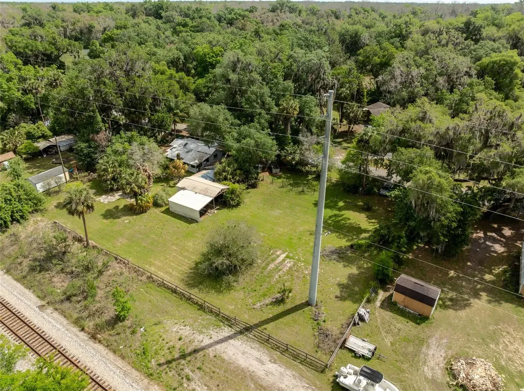 5560 Park Avenue De Leon Springs FL 32130