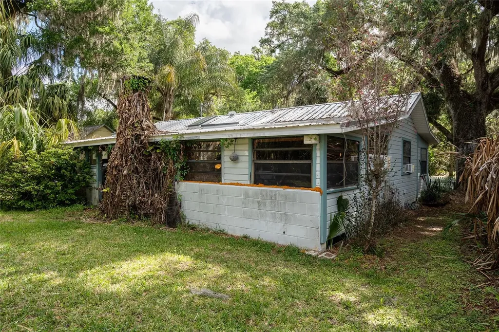 5560 Park Avenue De Leon Springs FL 32130