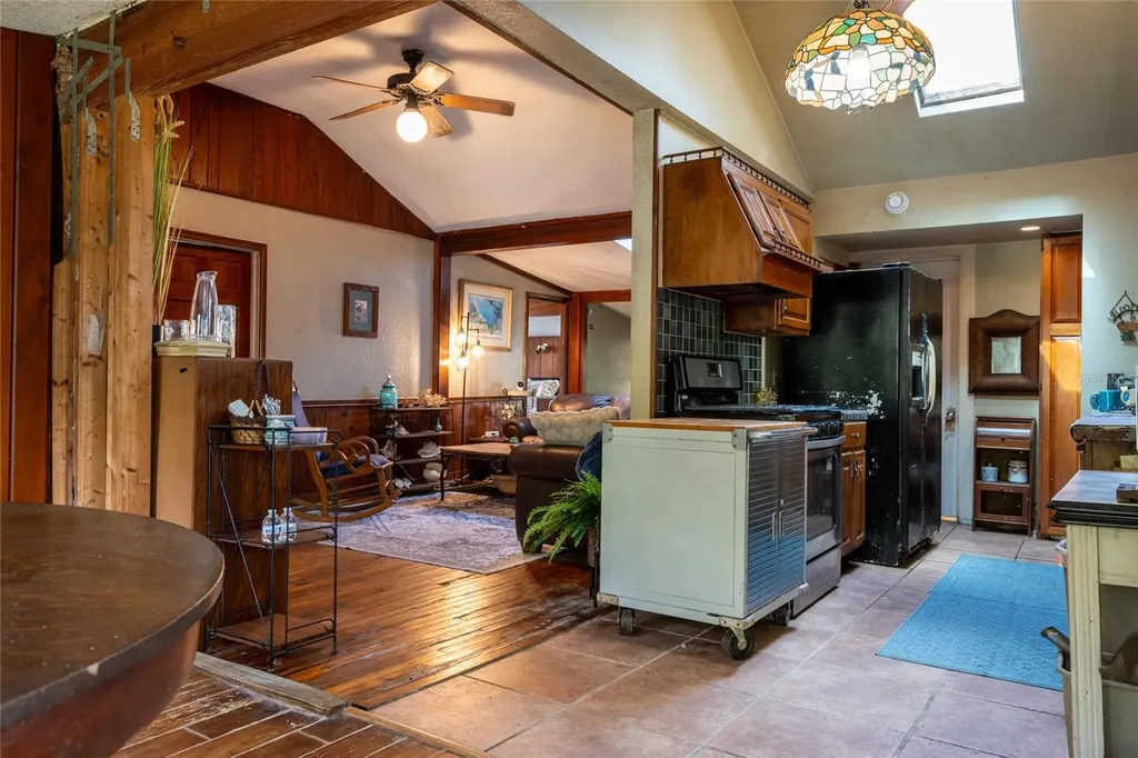 5560 Park Avenue De Leon Springs FL 32130