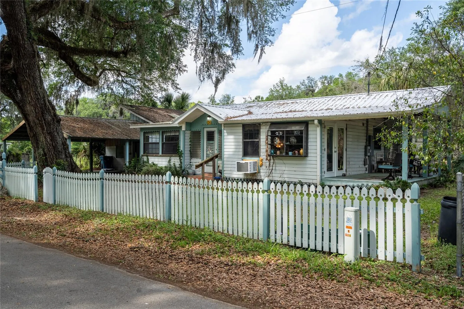 5560 Park Avenue De Leon Springs FL 32130
