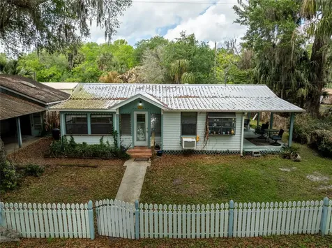 5560 Park Avenue De Leon Springs FL 32130