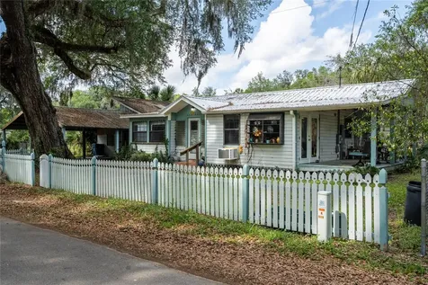 5560 Park Avenue De Leon Springs FL 32130