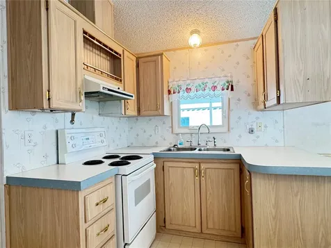 4848 Baker Avenue Zephyrhills FL 33541