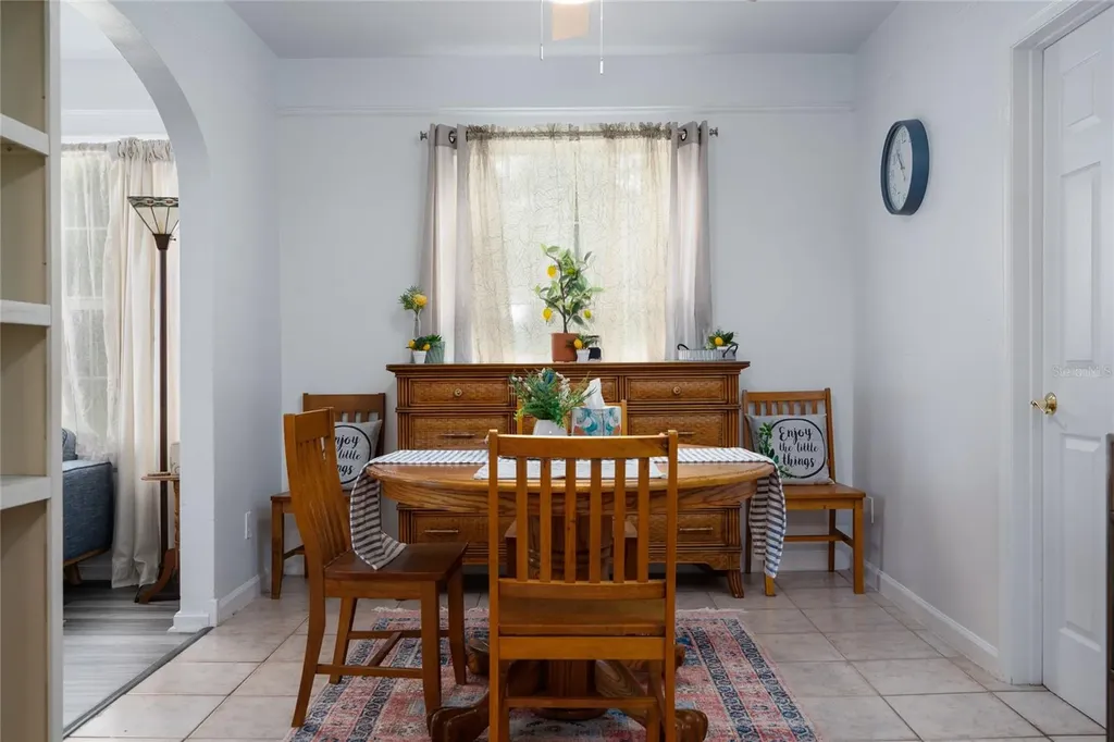 520 Desoto Avenue De Leon Springs FL 32130