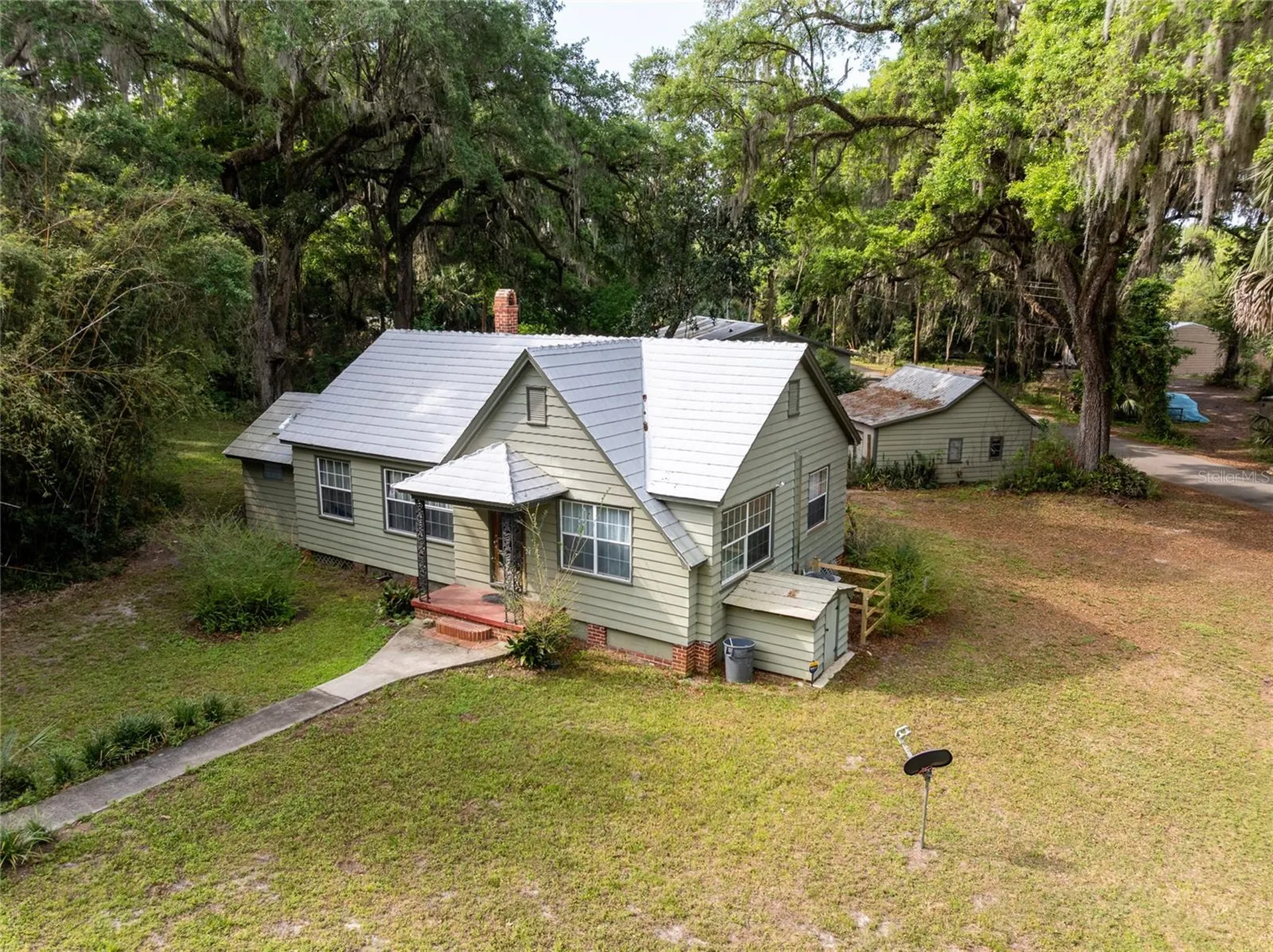 520 Desoto Avenue De Leon Springs FL 32130