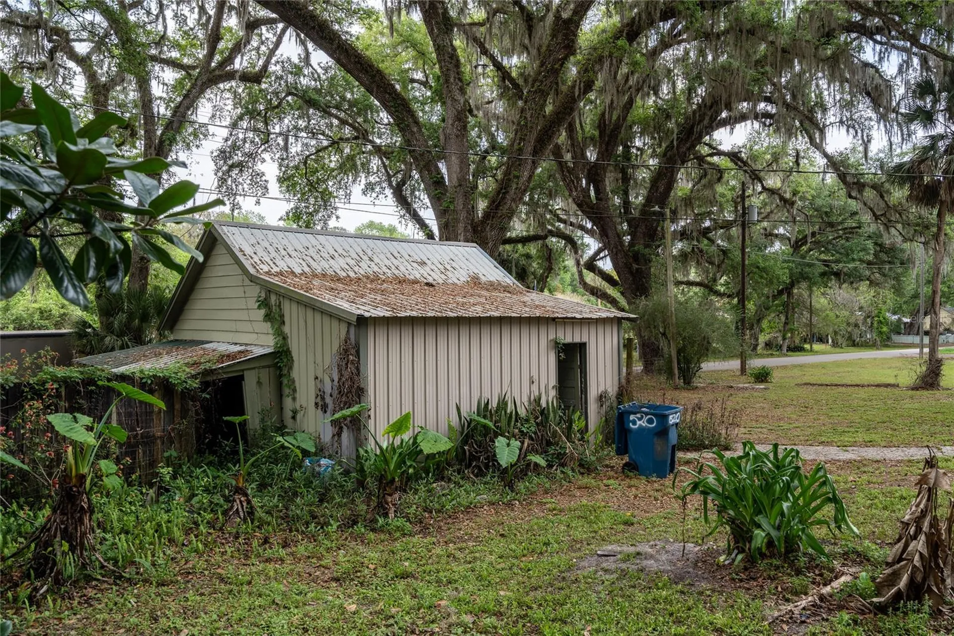 520 Desoto Avenue De Leon Springs FL 32130