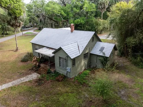 520 Desoto Avenue De Leon Springs FL 32130