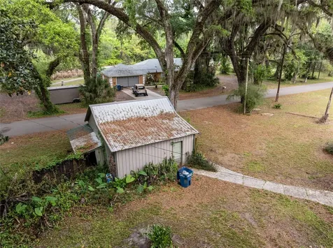 520 Desoto Avenue De Leon Springs FL 32130