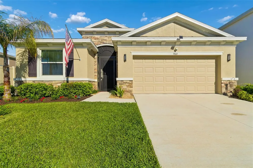 9845 Shoreline View Way Wesley Chapel FL 33545