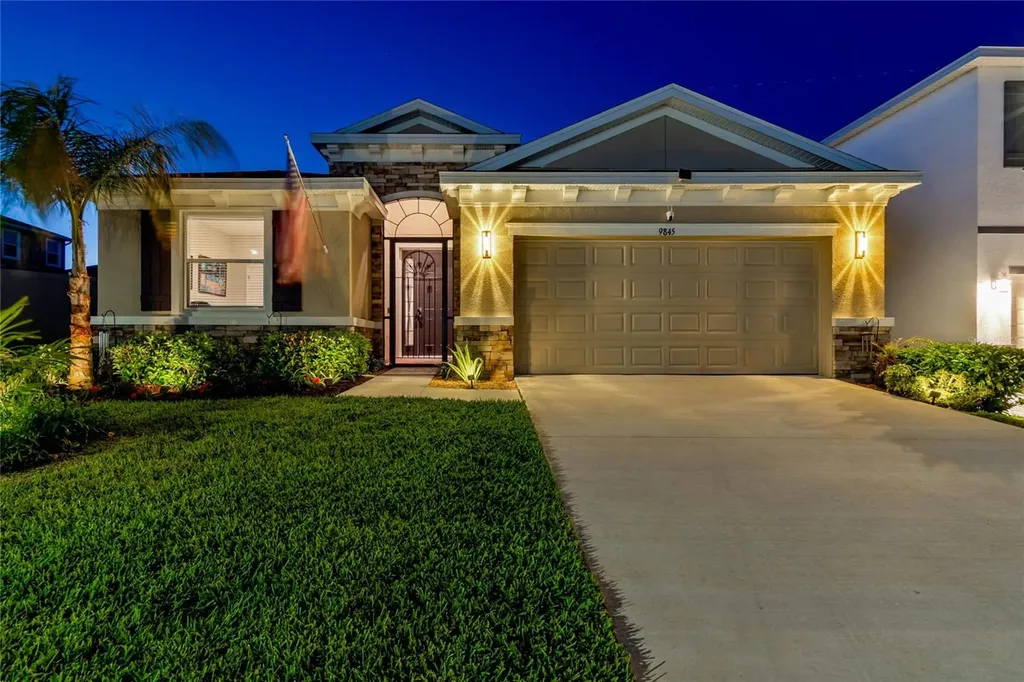 9845 Shoreline View Way Wesley Chapel FL 33545