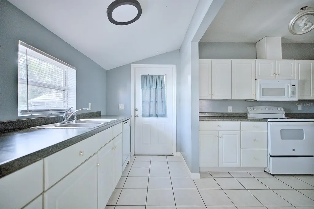121 Bates Avenue SE Winter Haven FL 33880