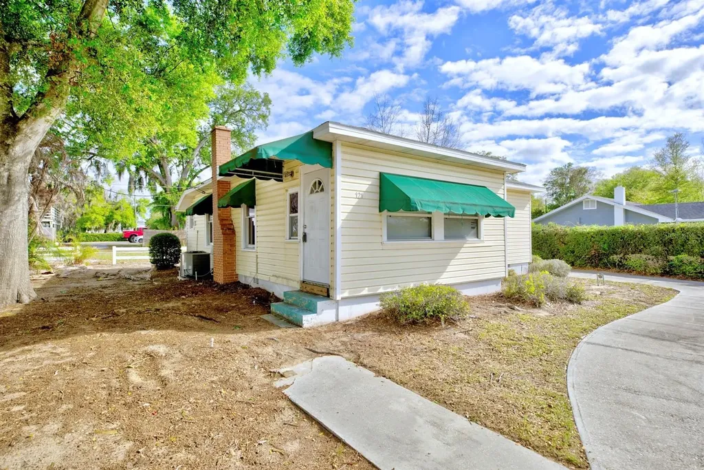 121 Bates Avenue SE Winter Haven FL 33880